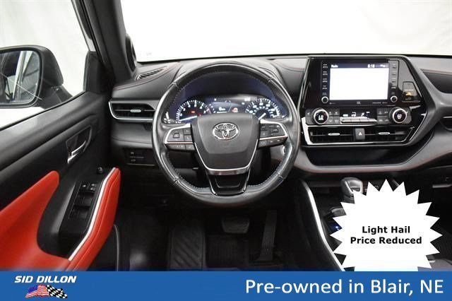 Used 2021 Magnetic Gray Metallic Toyota XSE image 4