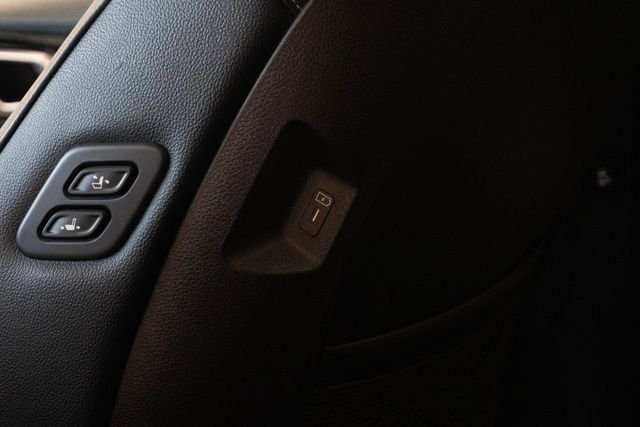 Used 2025 White Kia SX Prestige image 15