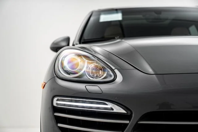 Used 2014  Porsche Diesel Platinum Edition image 61