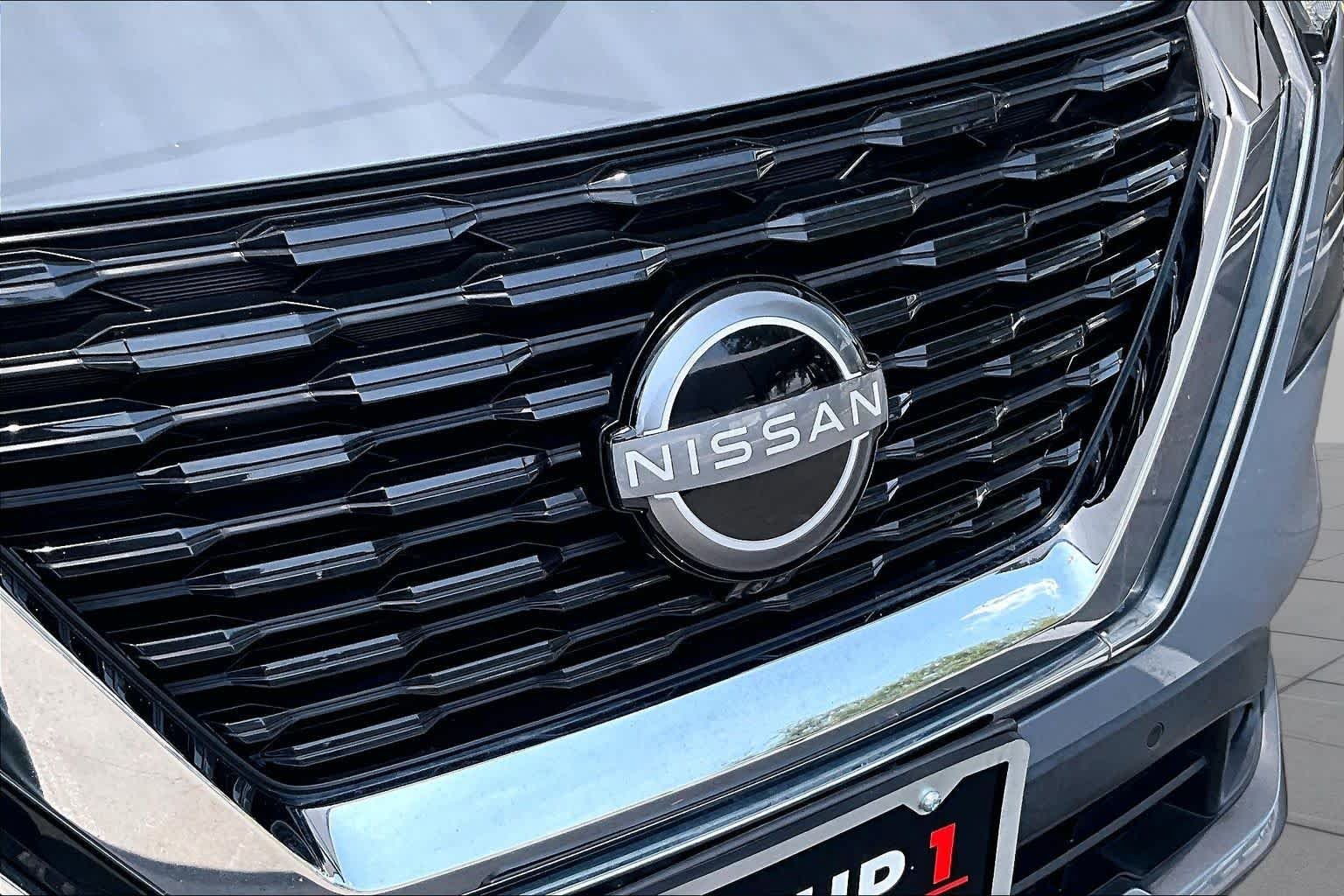 Used 2023 Boulder Gray Pearl Nissan SL image 30