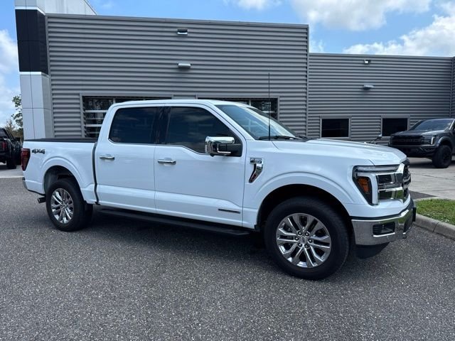 Used 2025 Oxford White Ford Lariat image 2