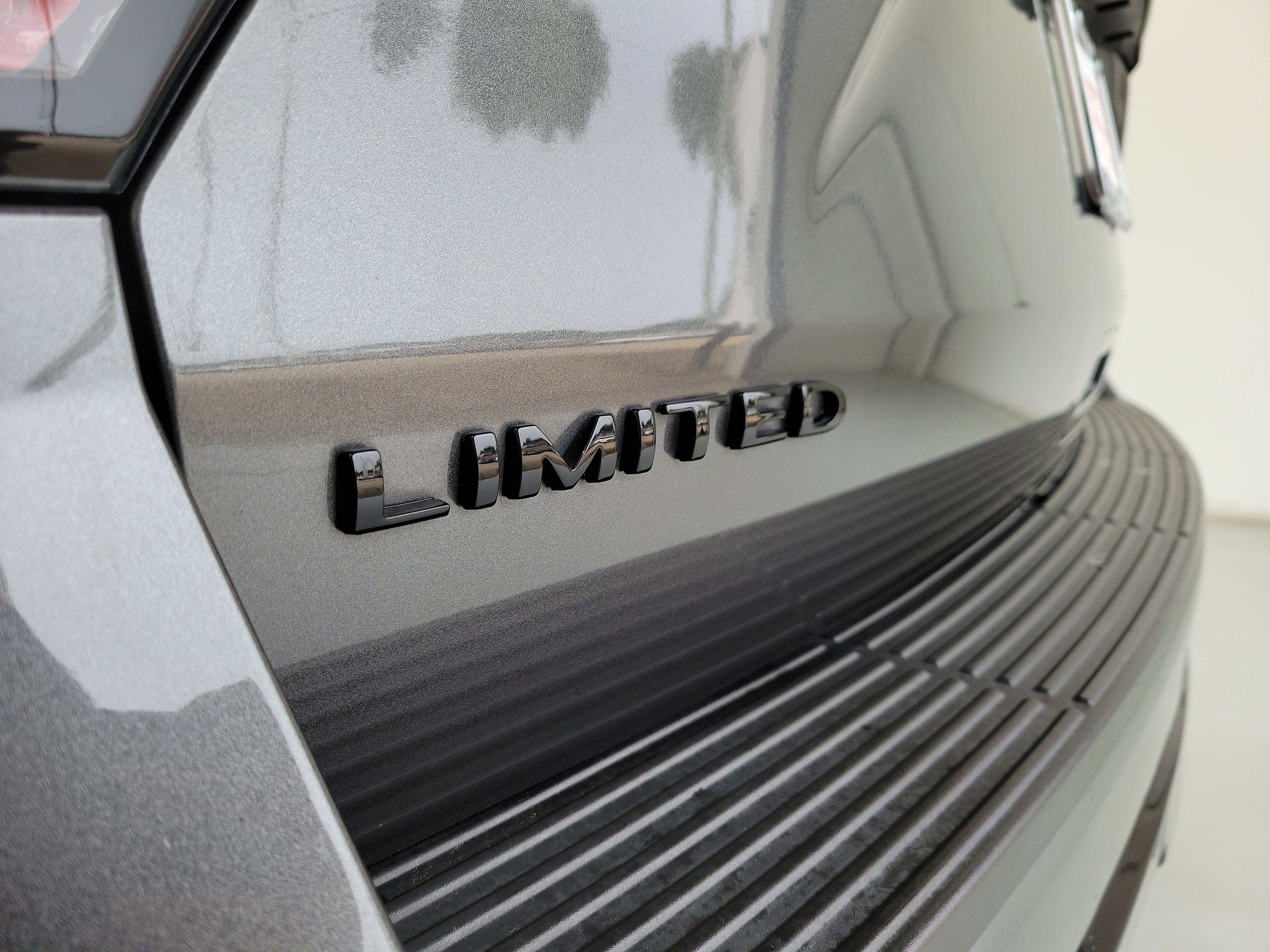 Used 2021 Magnetic Ford Limited image 9