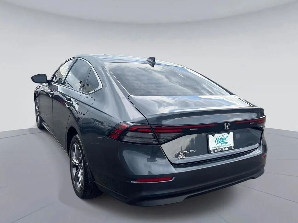 Used 2023  Honda EX image 4