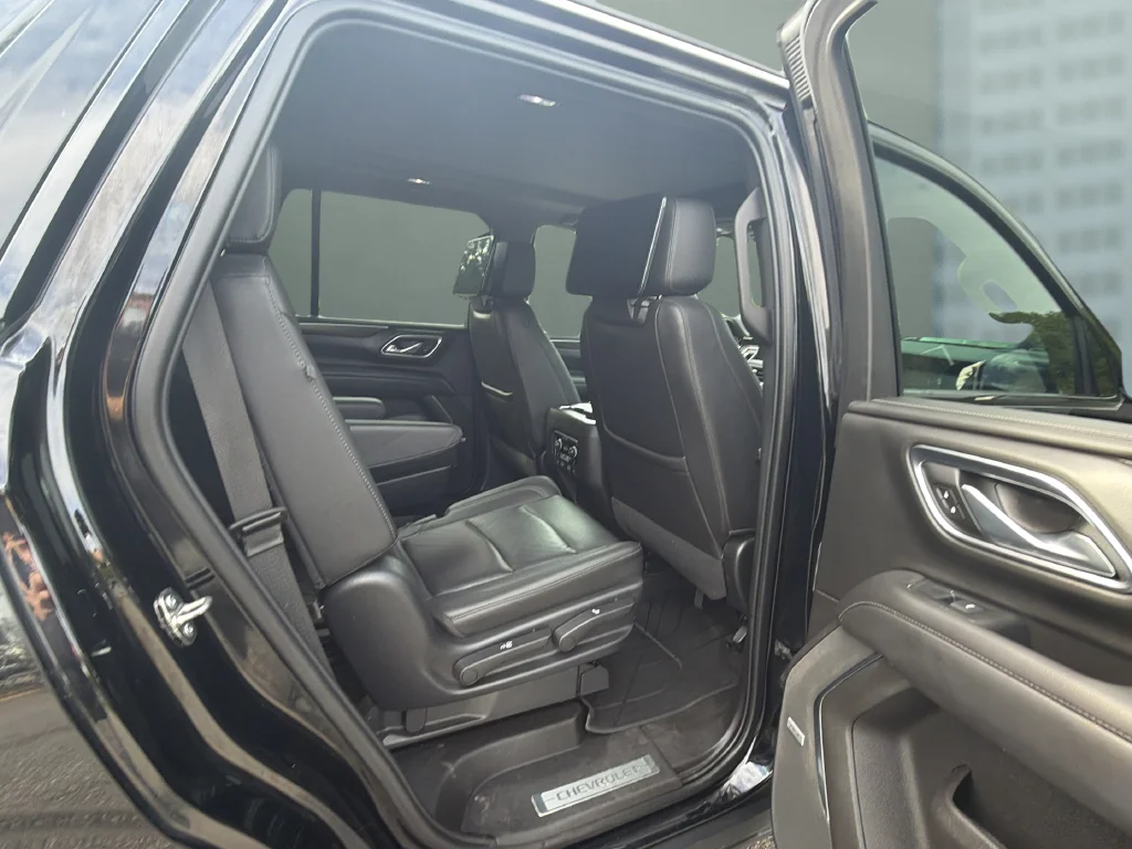Used 2021 Black Chevrolet Z71 image 17