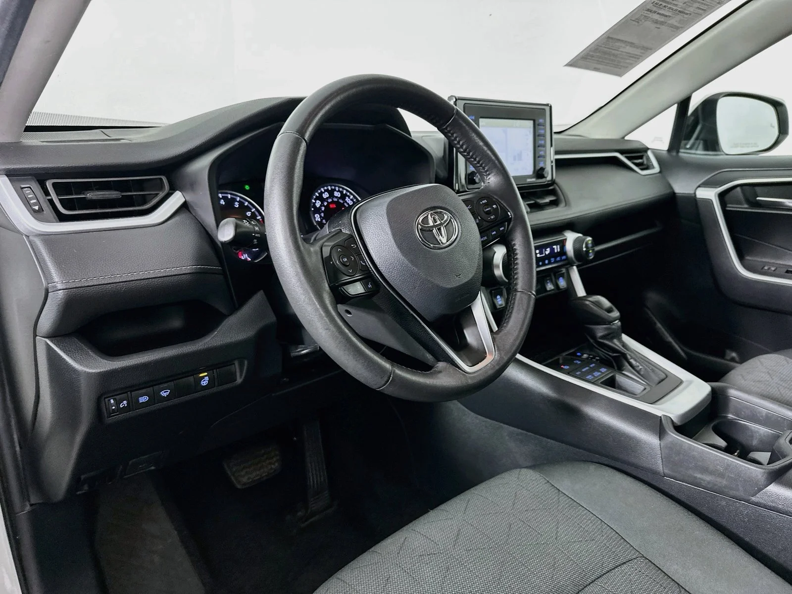Used 2021 Super White Toyota XLE image 9