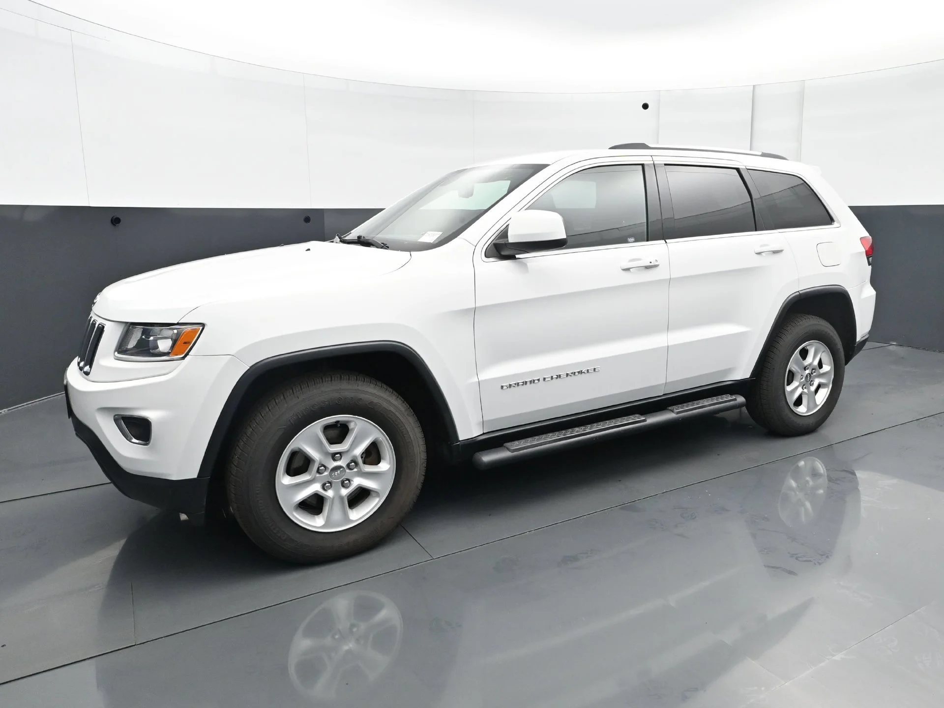 Used 2015 Bright White Clearcoat Jeep Laredo image 1