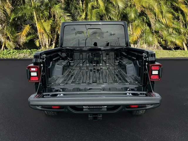 New 2026 Black Clear-Coat Exterior Paint Jeep Rubicon X image 5