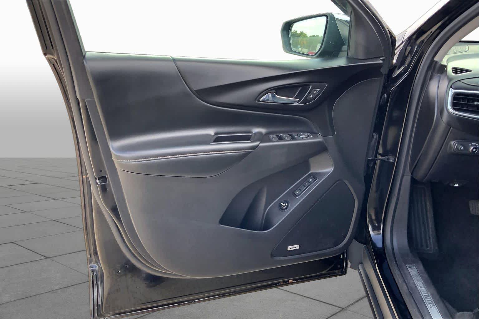 Used 2018 Mosaic Black Metallic Chevrolet Premier image 22