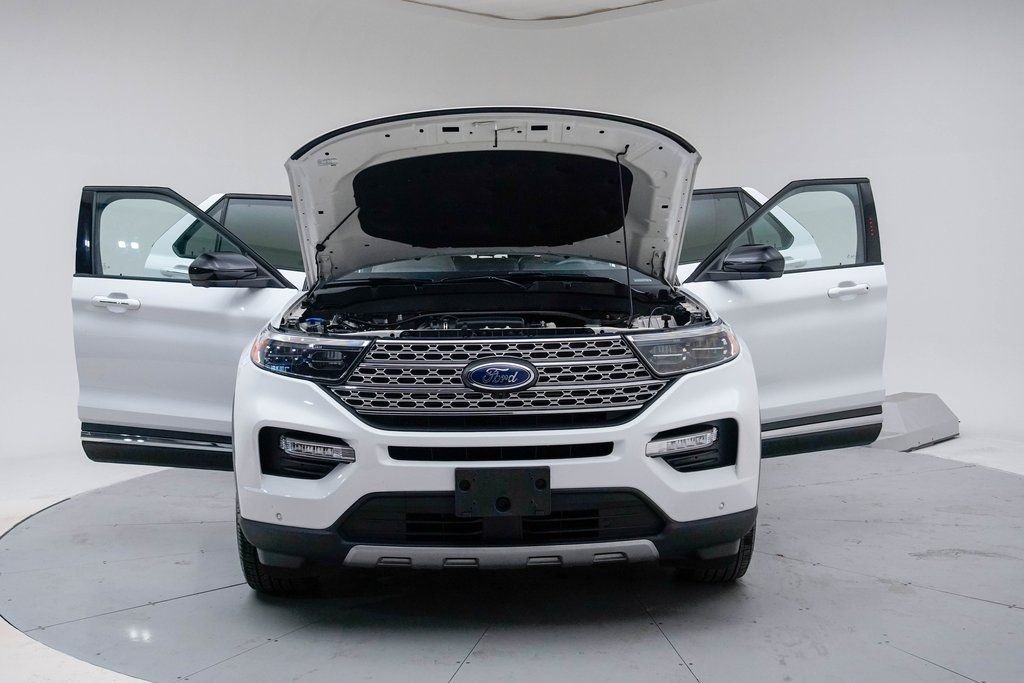 Used 2023 White Ford Limited image 16