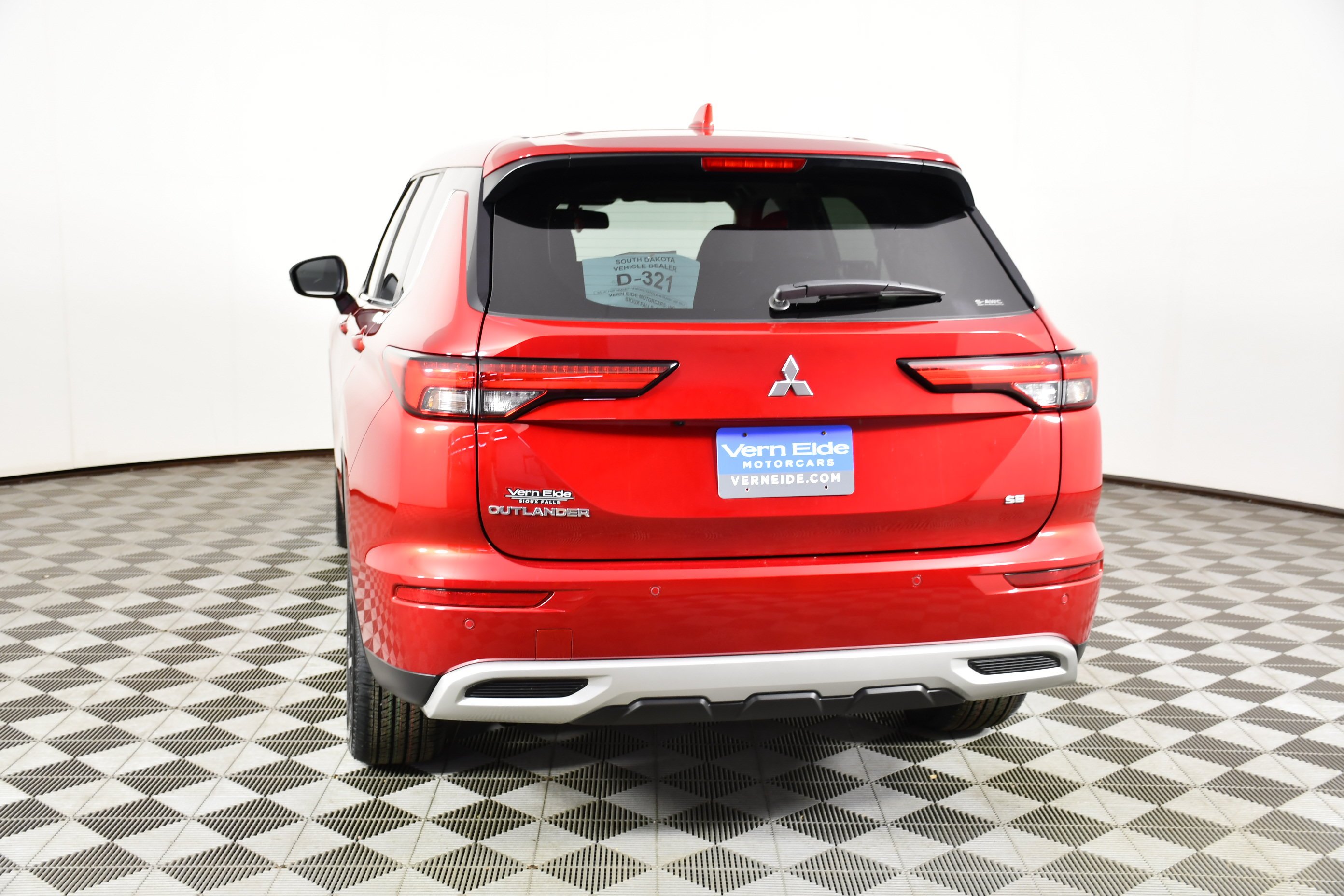 Used 2024 Red Diamond Mitsubishi SE image 7