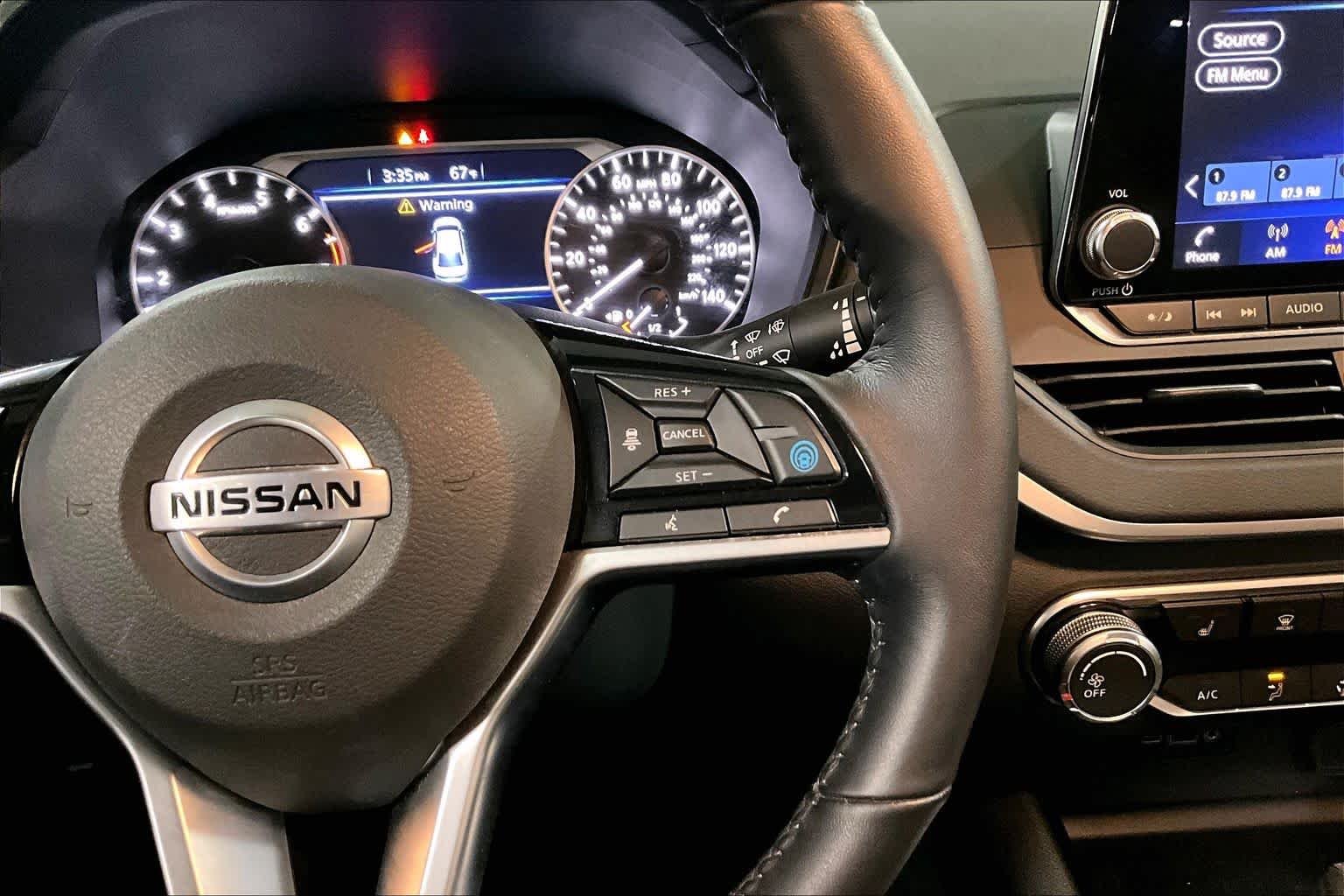 Used 2021 Super Black Nissan 2.5 SV image 20