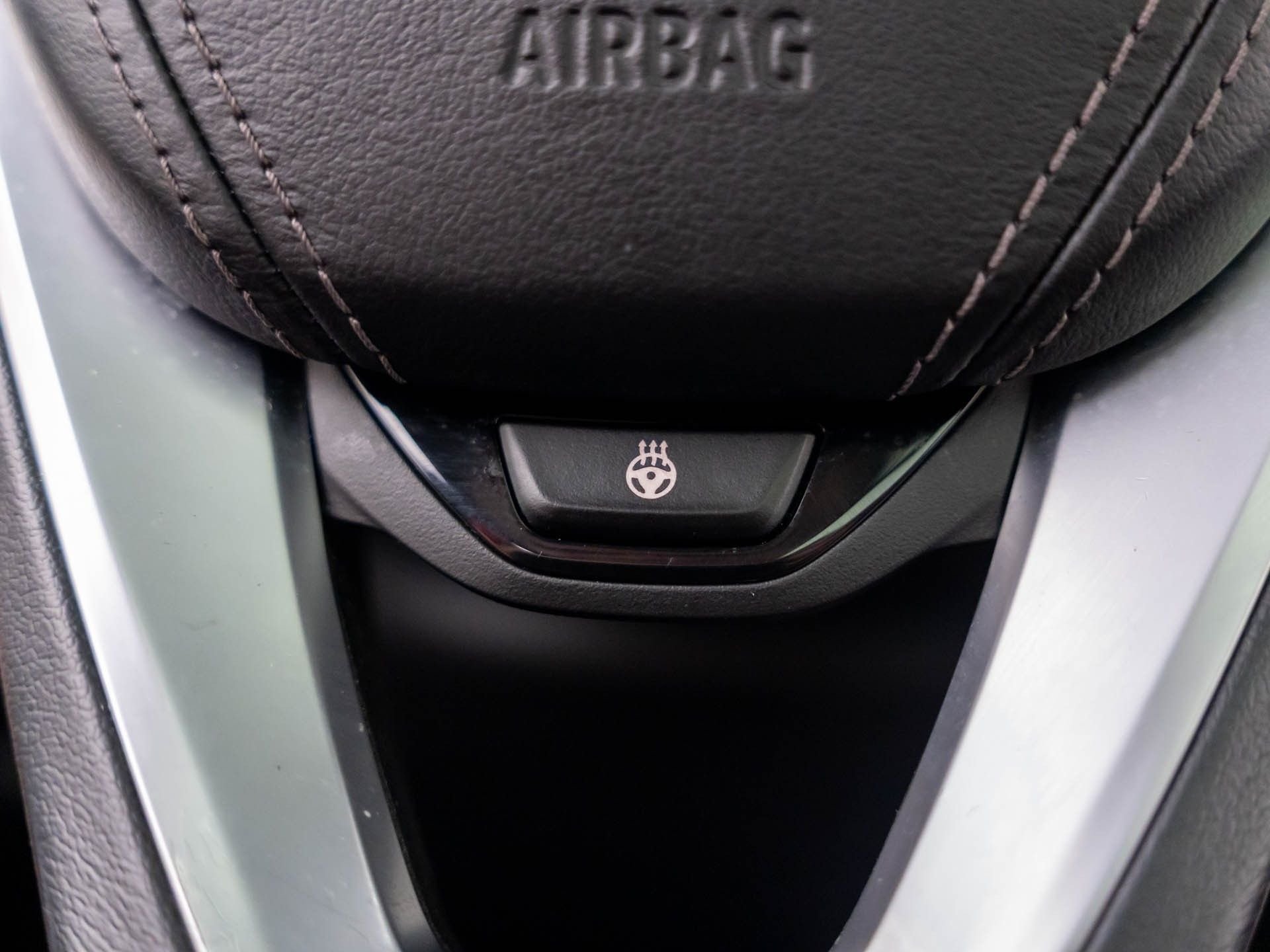 Used 2022 Green BMW xDrive40i image 28