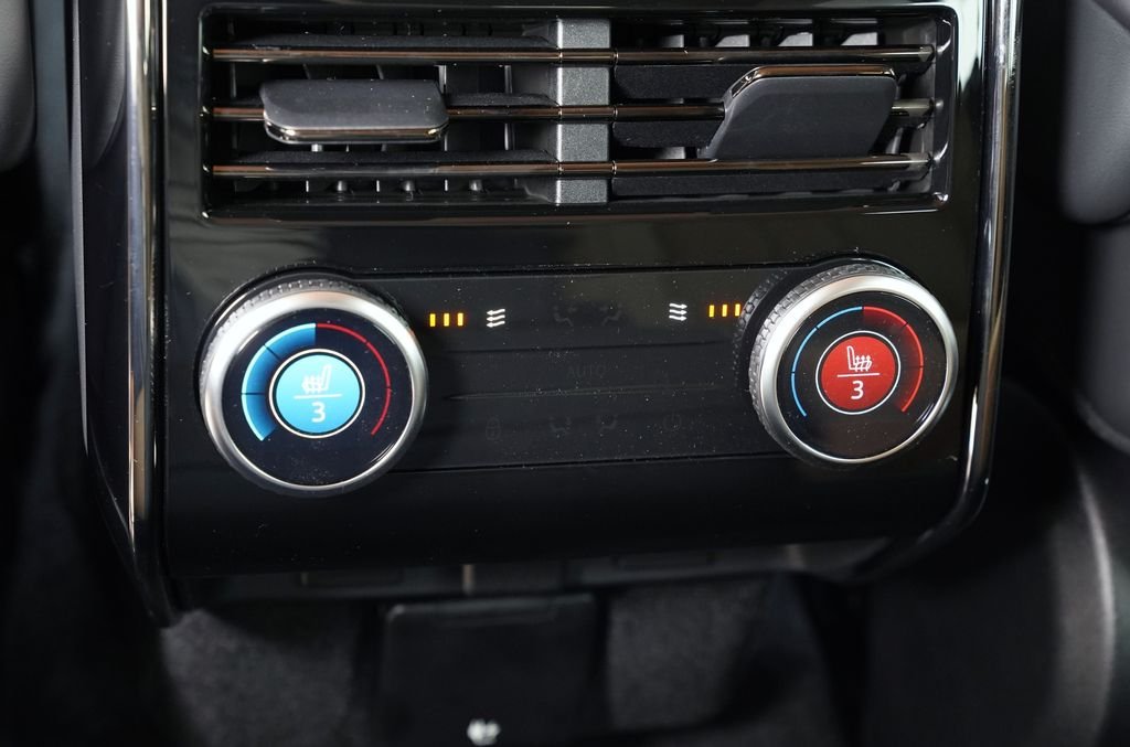 New 2026 Carpathian Grey Land Rover Dynamic SE image 34