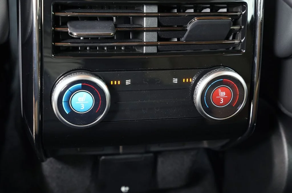 New 2026 Carpathian Grey Land Rover Dynamic SE image 34