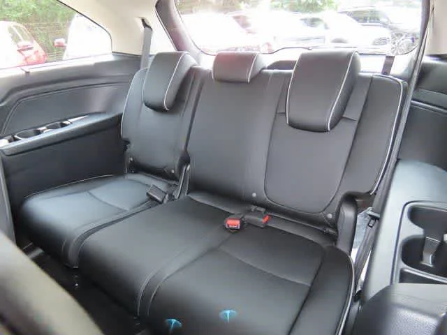 New 2026 Platinum White Pearl Honda Touring image 15