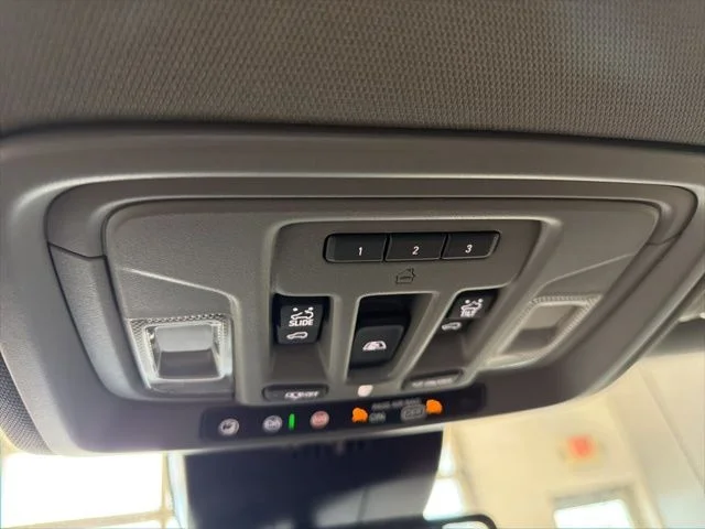 Used 2025 Blue GMC Denali image 15