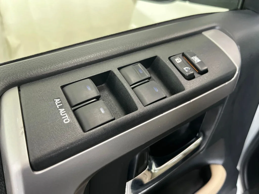 Used 2018 White Toyota SR5 Premium image 5