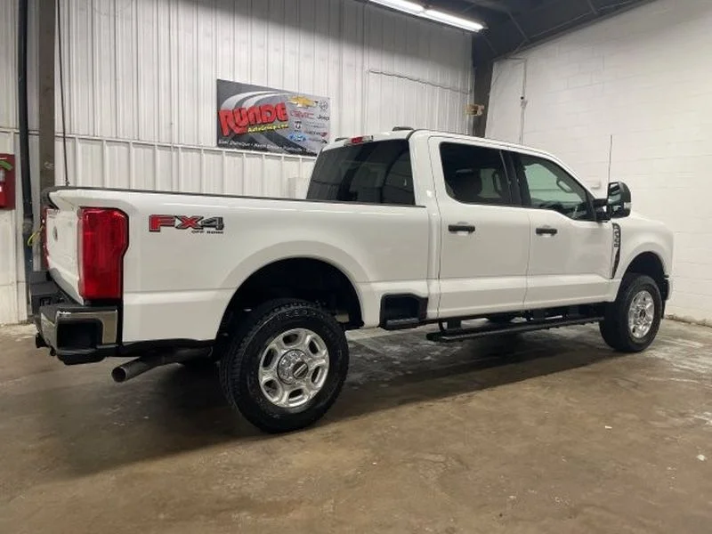 New 2026 Oxford White Ford F-350® XLT image 7
