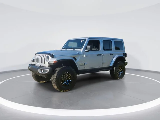 Used 2023 Silver Jeep Sahara image 4