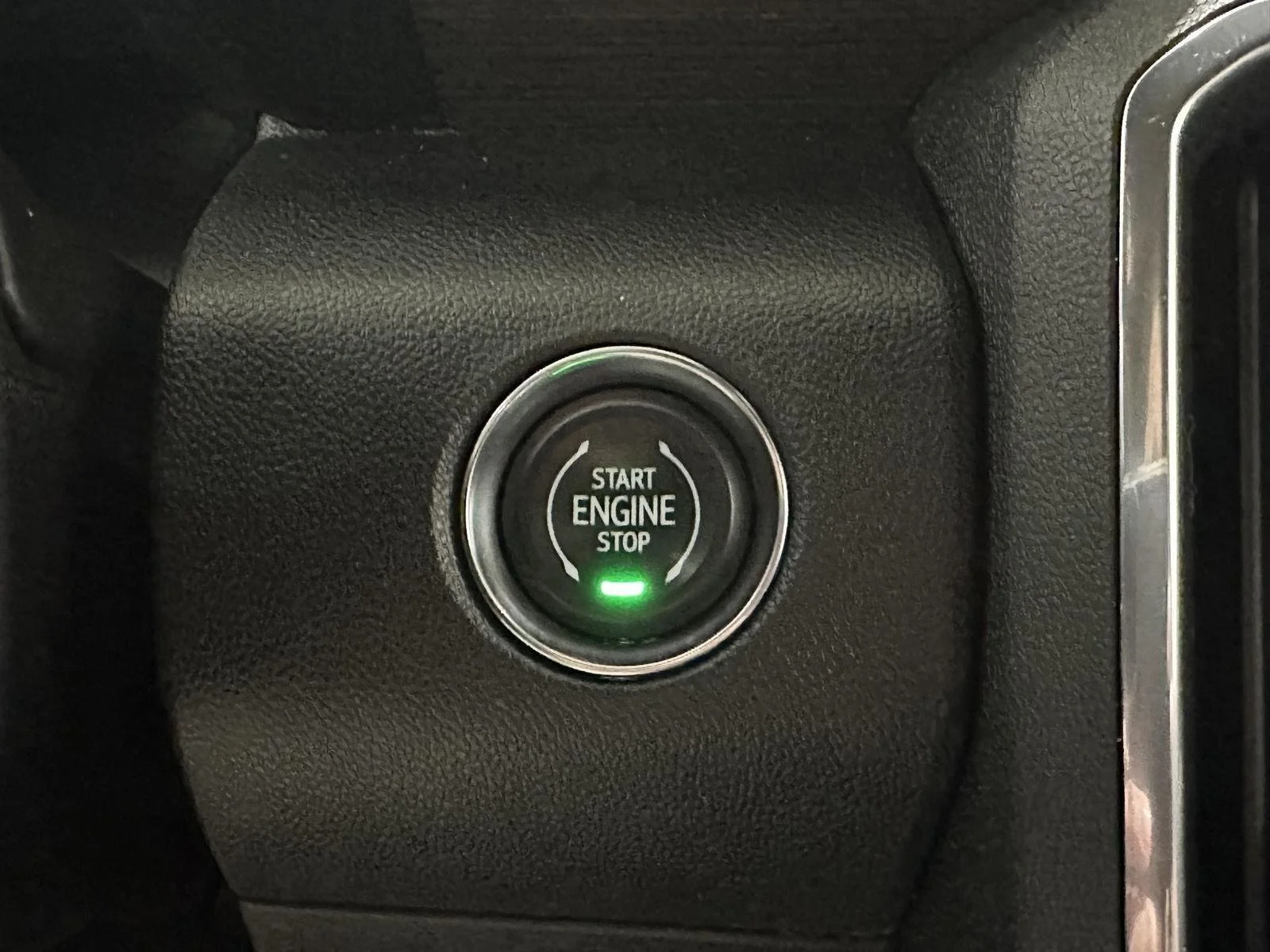 Used 2025 Ebony Twilight Metallic GMC Denali image 15