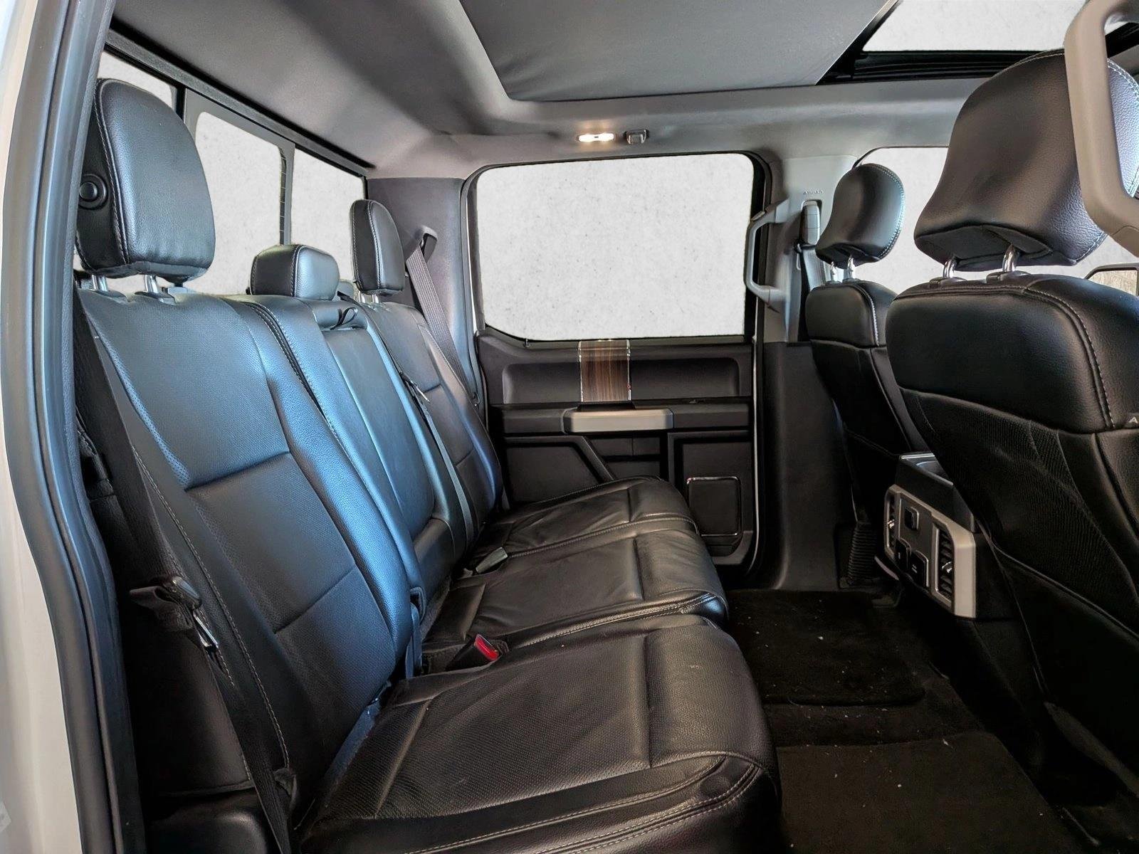 Used 2017 White Platinum Metallic Tri-Coat Ford Lariat image 20