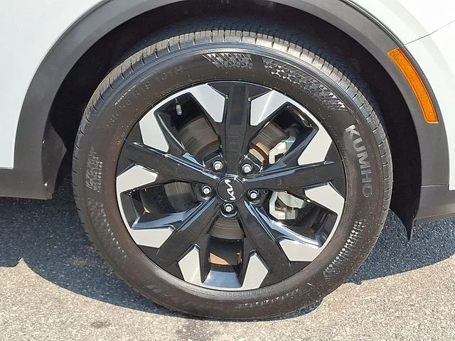 Certified Used 2024 Gray Kia X-Line image 9