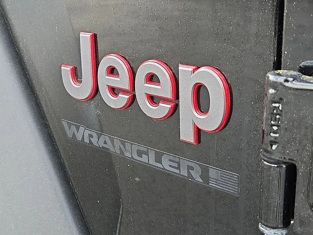 Used 2025 Black Jeep Rubicon image 31