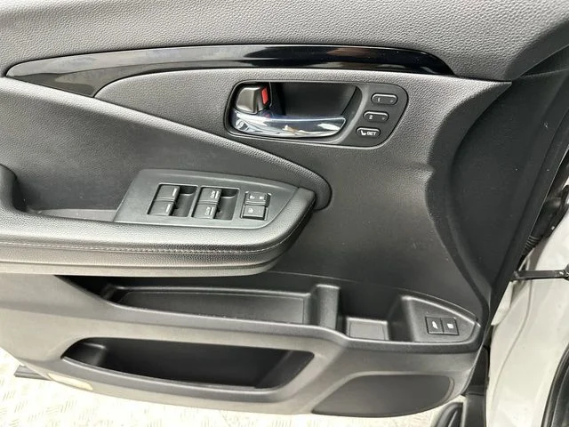 Used 2021 White Honda Touring image 13