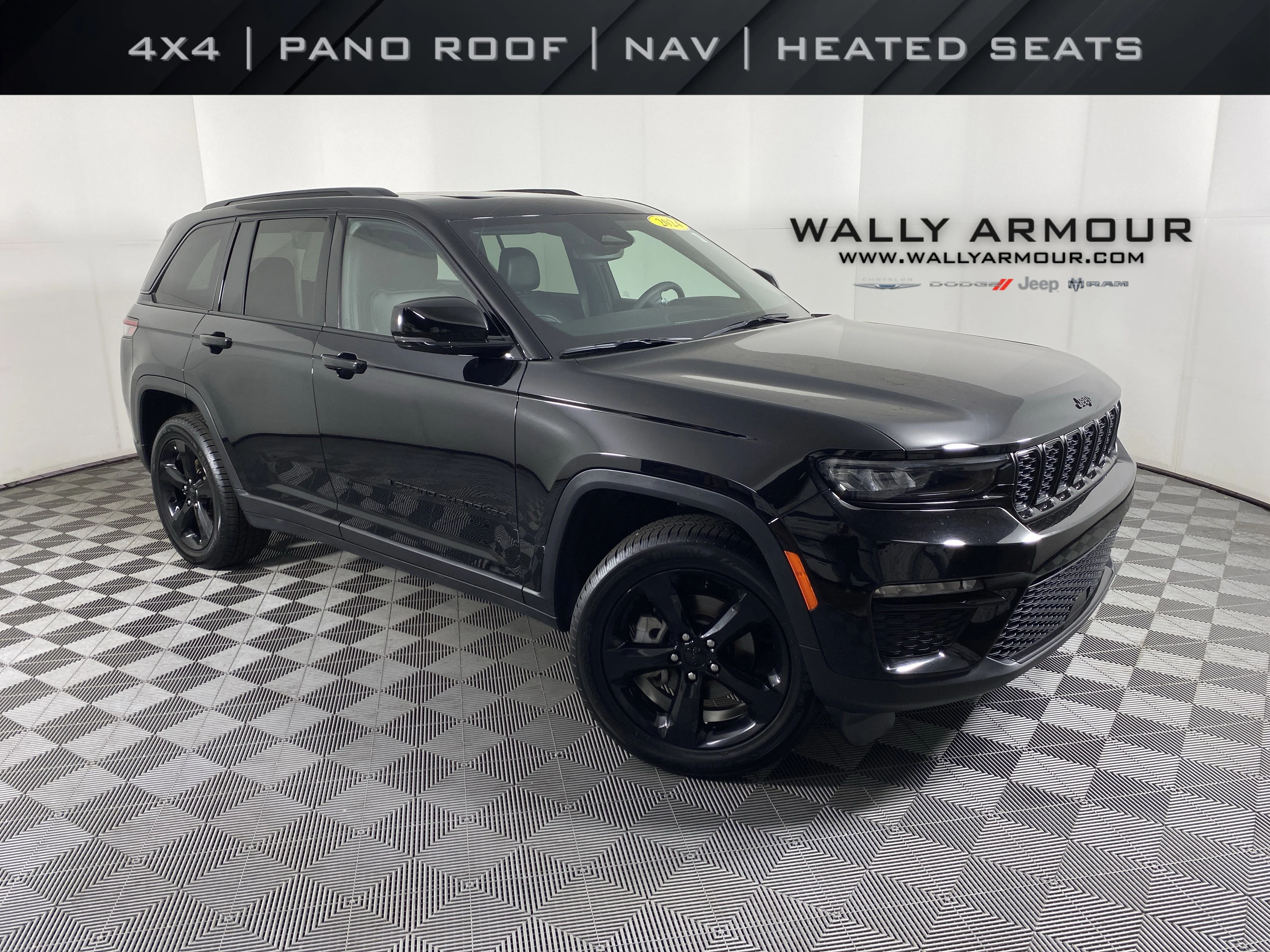Used 2024 Diamond Black Crystal Pearlcoat Jeep Limited image 1