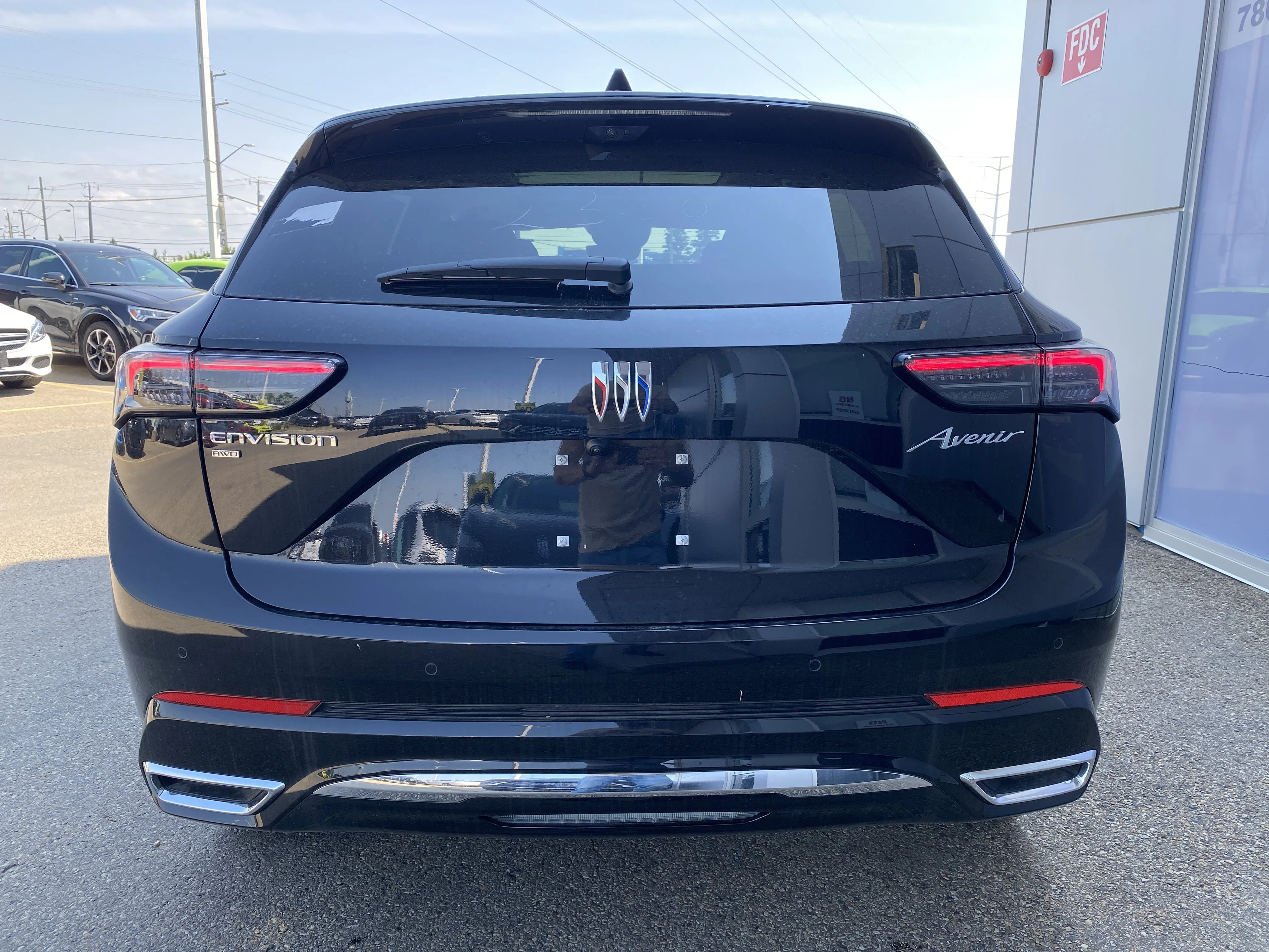 New 2026 EBONY TWILIGHT METALLIC Buick Avenir image 5