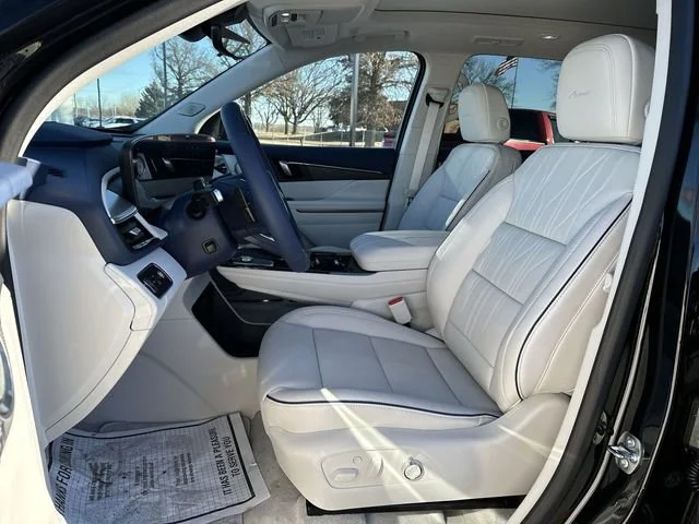 New 2026 Ebony Twilight Metallic Buick Avenir image 20