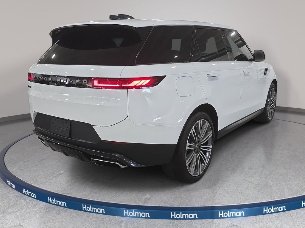 Used 2024 Fuji White Land Rover SE image 6