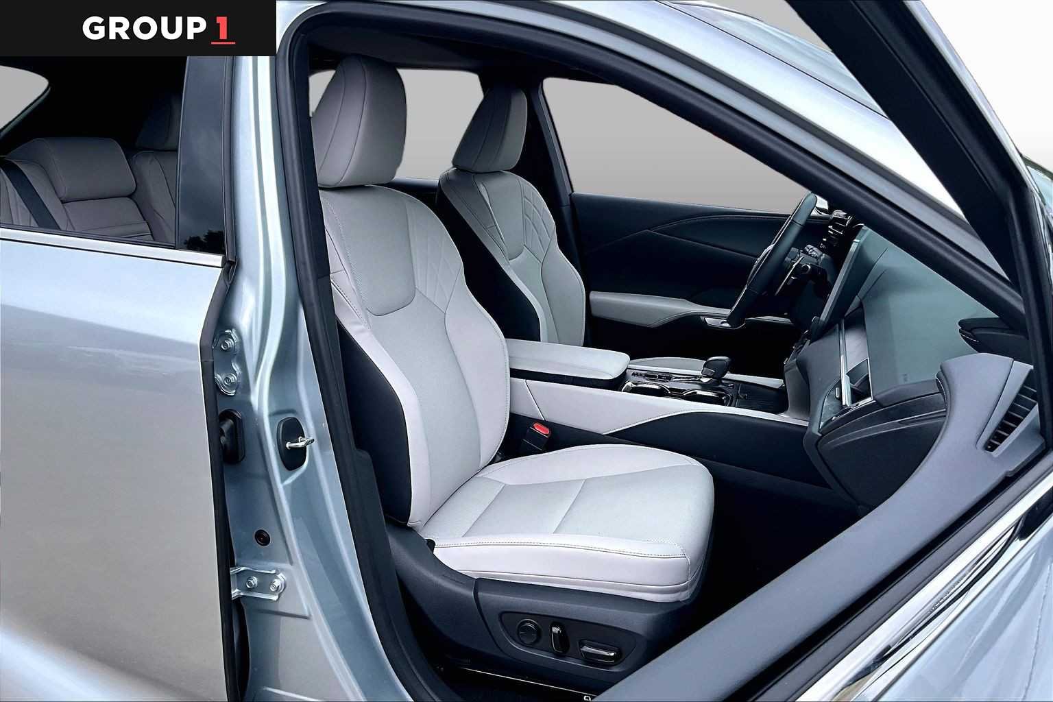 Certified Used 2026 Iridium Lexus Premium image 8