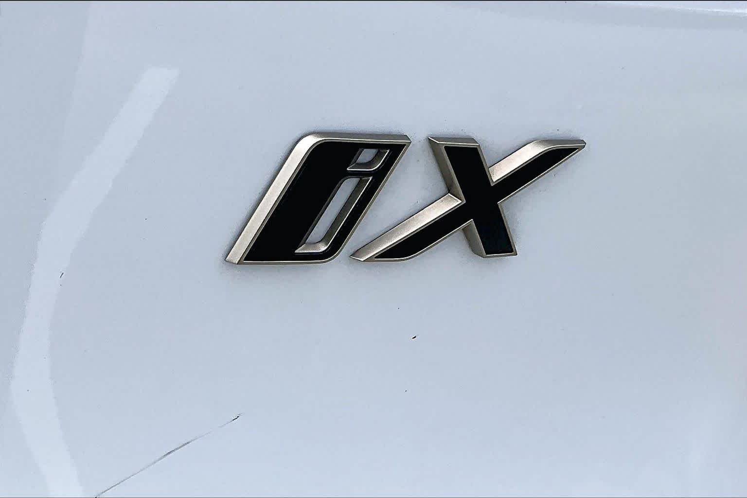 Used 2024 Alpine White BMW M60 image 28