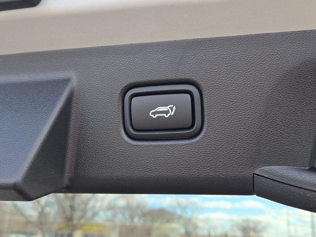 New 2026 Silver Hyundai SEL AWD image 18