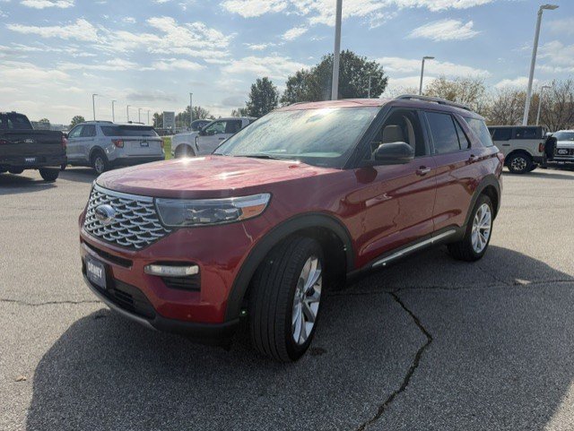 Used 2022 Red Metallic Ford Platinum image 3