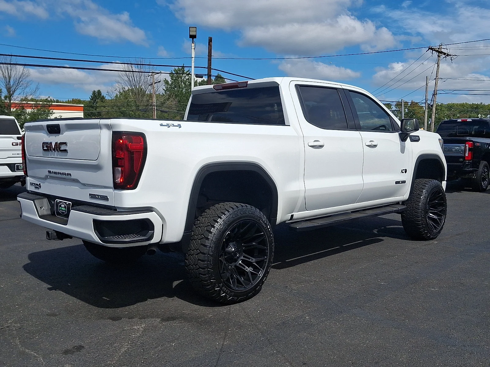 Used 2022 Summit White   Gaz GMC Elevation image 11