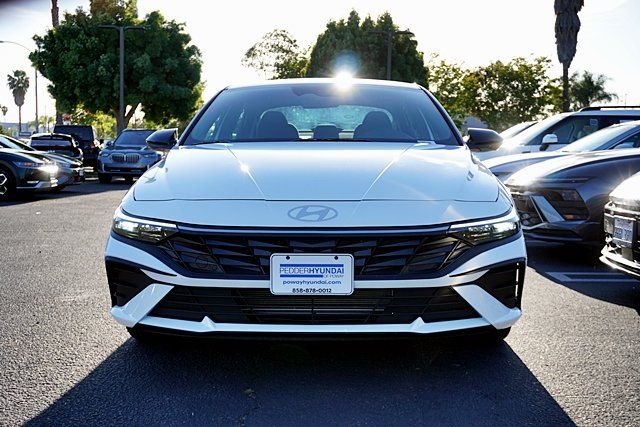 Used 2026 White Hyundai SEL Sport image 4