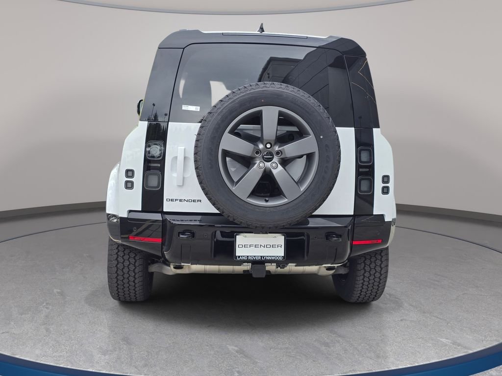 New 2026 Fuji White LAND ROVER X-Dynamic SE image 6