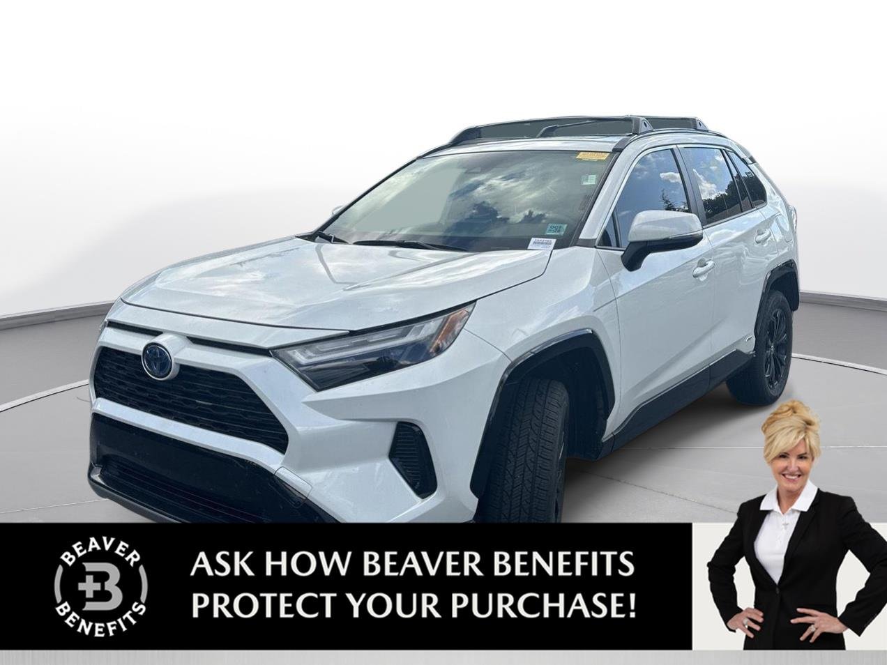 Used 2024 Wind Chill Pearl Toyota Hybrid SE image 1