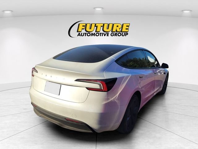 Used 2025  Tesla Long Range image 3