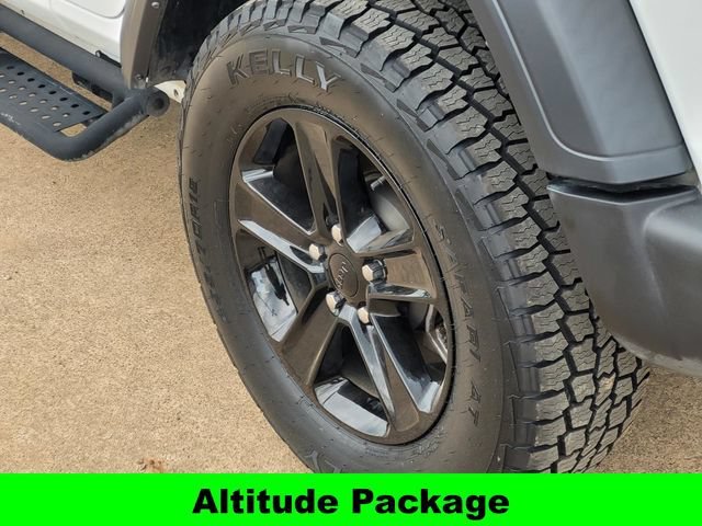 Used 2023 White Jeep Sport Altitude image 9