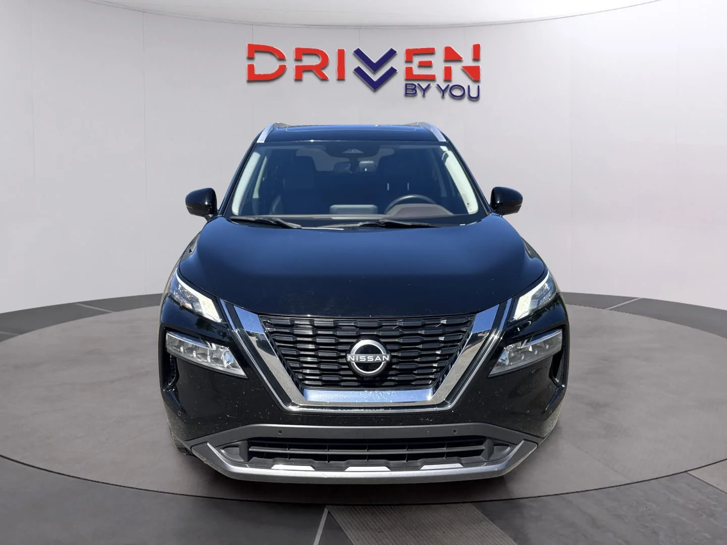 Used 2023 Super Black Nissan SL image 9