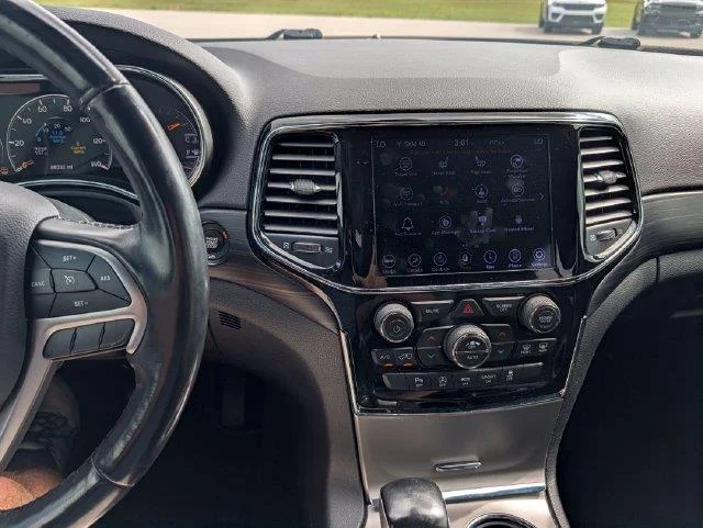 Used 2021 Black Jeep Laredo X image 17