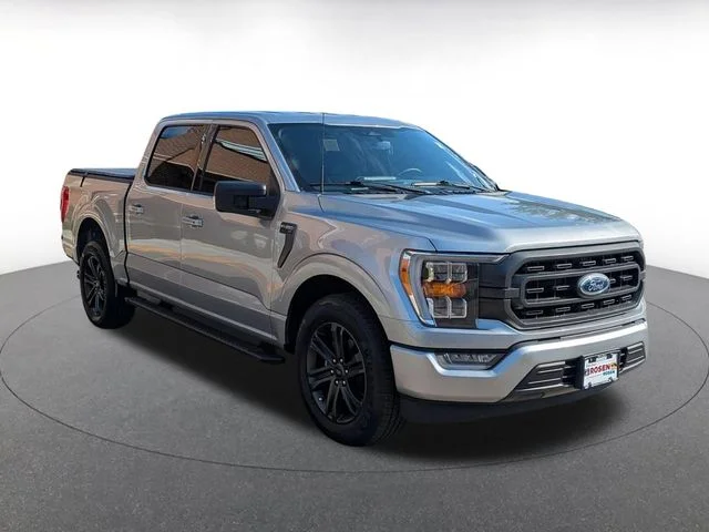 Used 2022 Silver Ford XLT image 1