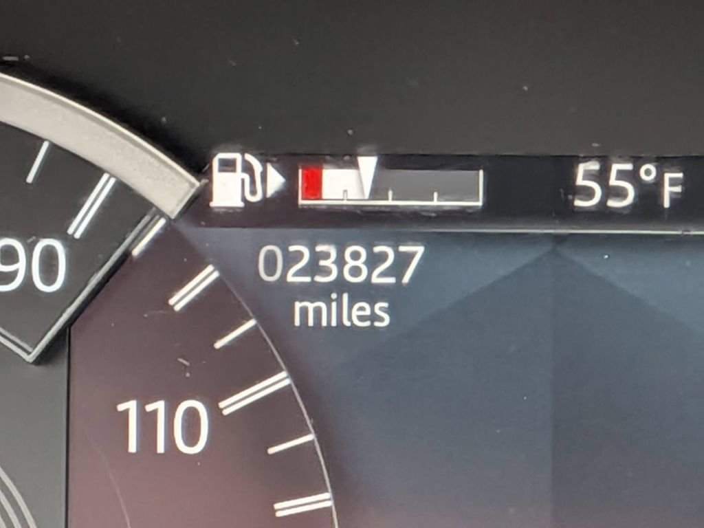 Used 2023  Land Rover SE R-Dynamic image 16