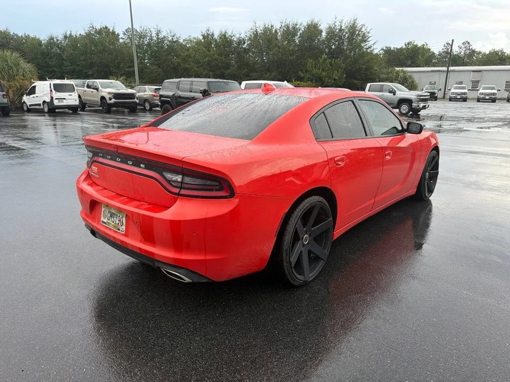 Used 2023 Orange Dodge SXT image 3