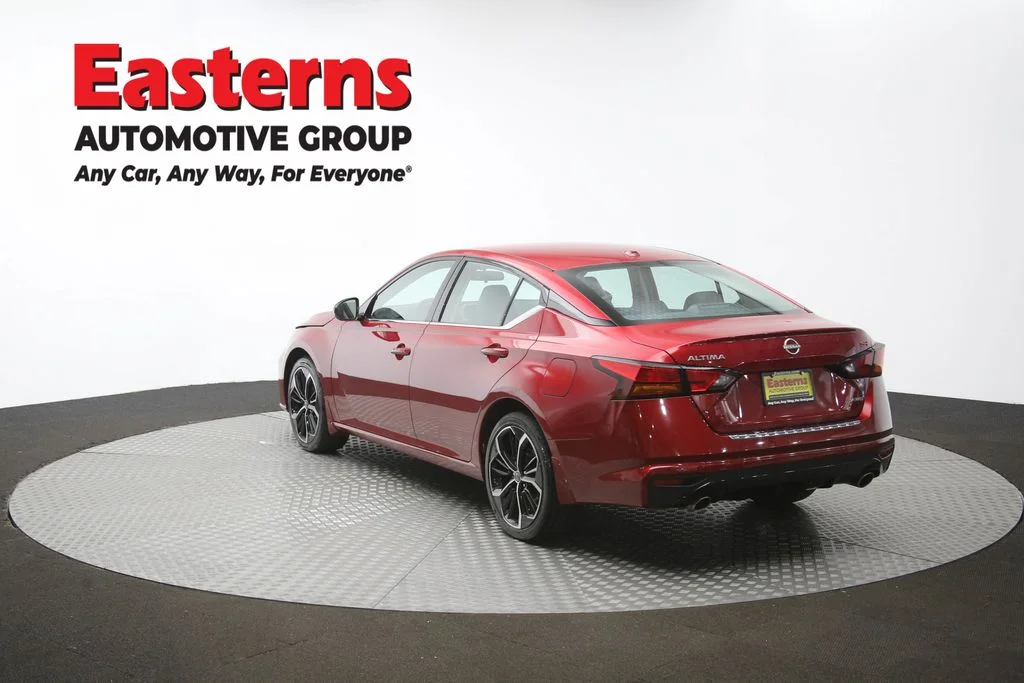 Used 2023 Red Nissan 2.5 SR image 63
