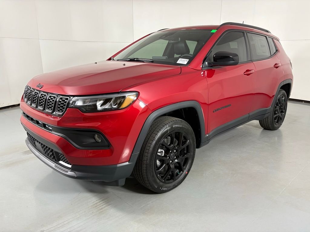 New 2026 Red Hot Pearl-Coat Exterior Paint Jeep Latitude image 4