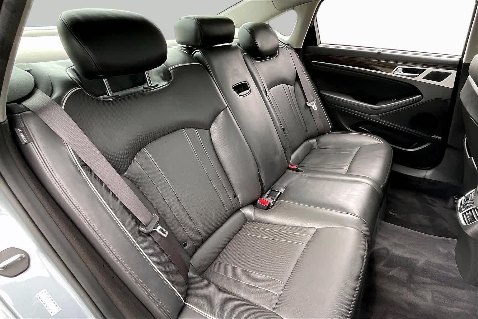 Used 2015 Parisian Gray Hyundai 3.8L image 19